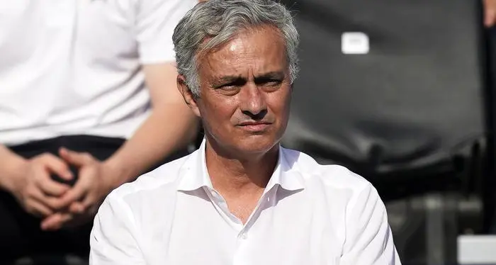 Mourinho torna allo stadio «La ripartenza del calcio è una luce nel tunnel»