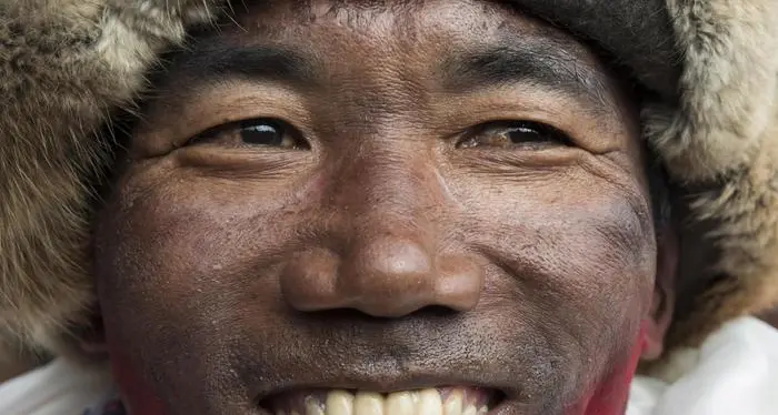 Lo sherpa Kami Rita sull'Everest per la ventitreesima volta: ha battuto il suo record