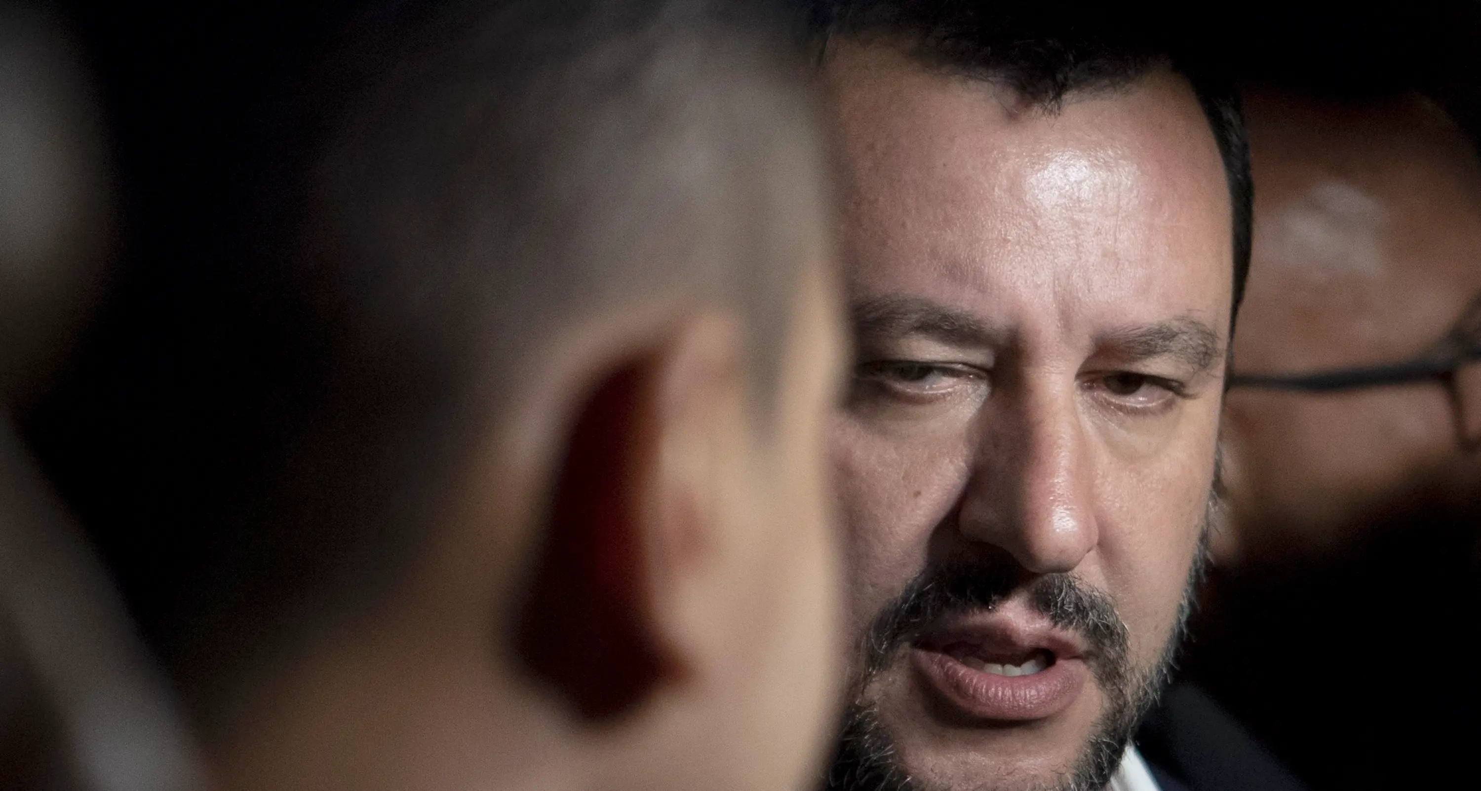 Salvini: «M5S mi lasci lavorare» Di Maio: «Ormai sei arrogante come Renzi»
