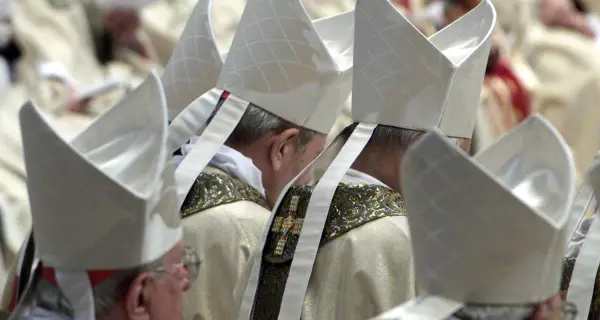 Francia: storica apertura chiesa ai figli dei sacerdoti