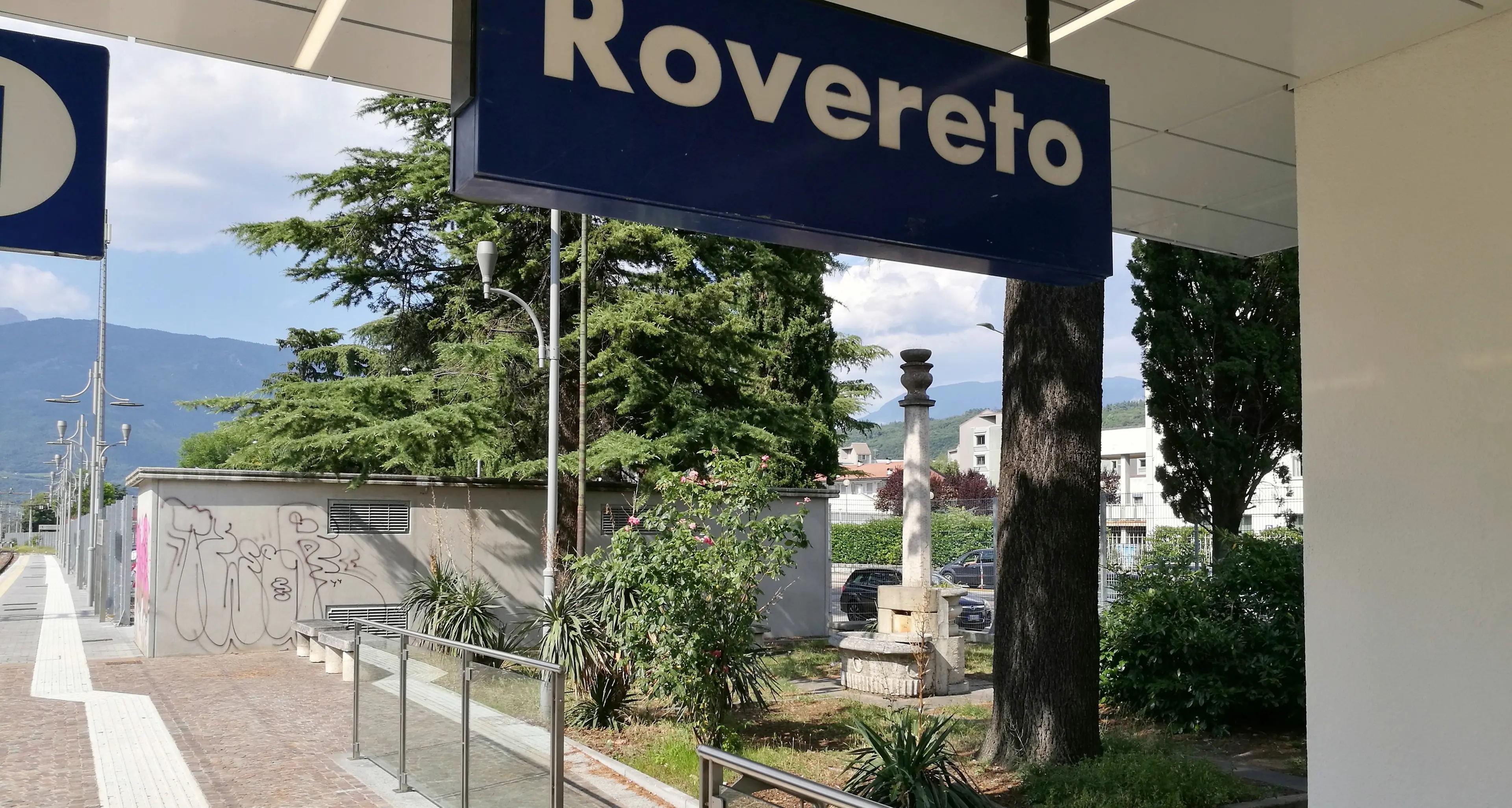 Minorenne scappata di casa \"salvata\" da una professoressa in gita con la sua classe
