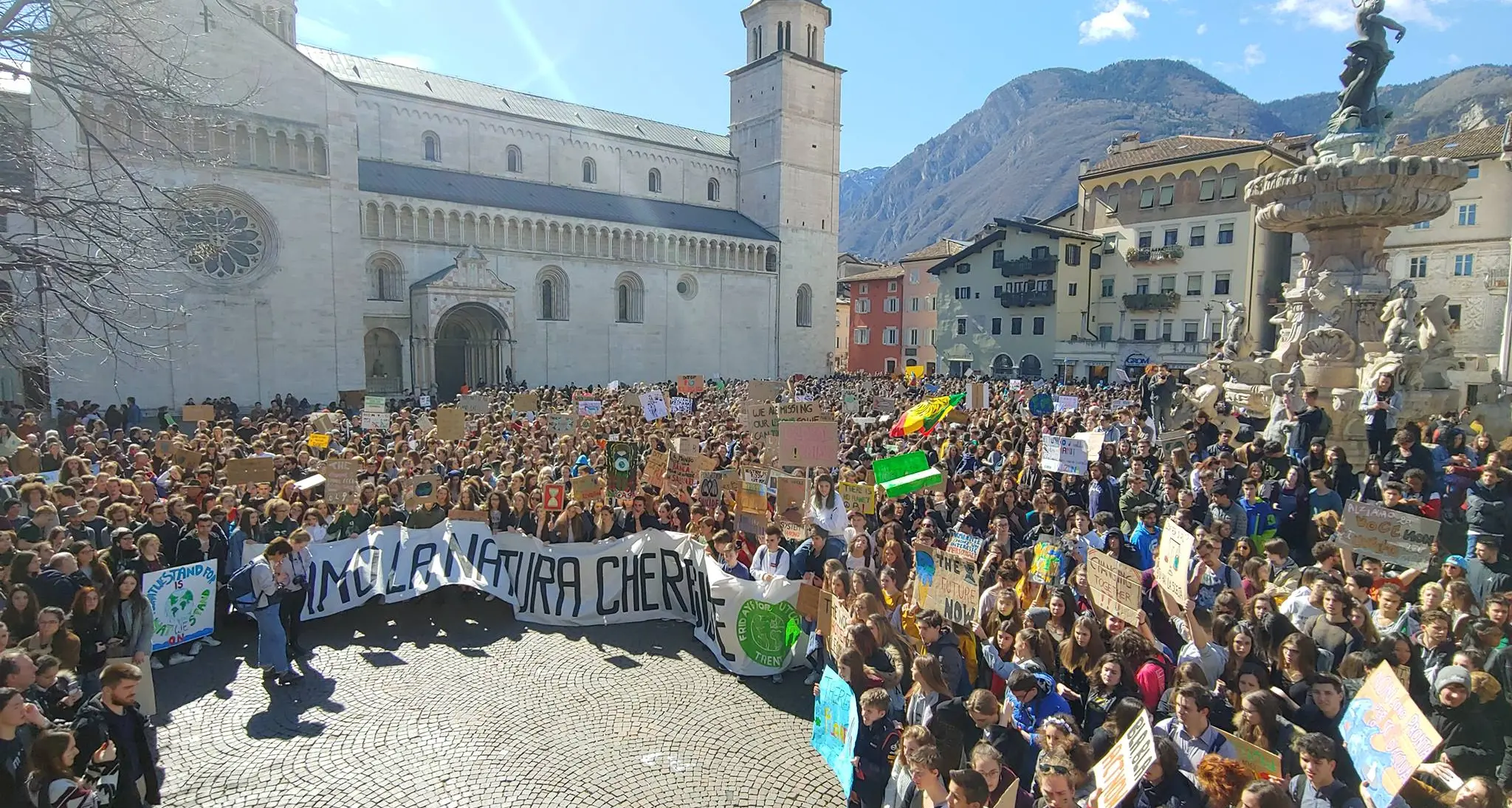 Domani sciopero per l'ambiente «Comuni e Parlamento dichiarino lo stato di emergenza climatica»