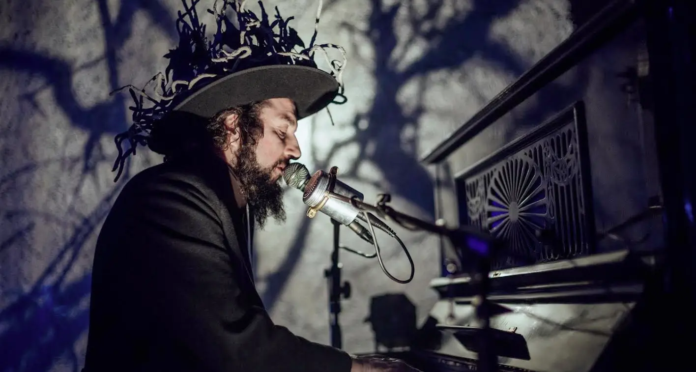 Concerto da brividi per Arte Sella con i Suoni delle Dolomiti l'11 giugno Capossela e Brunello