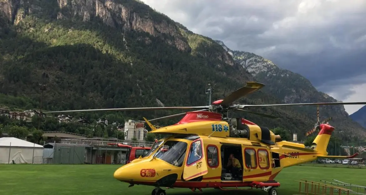 Un altro elicottero in avaria: stop forzato dell'Agusta a Ziano dopo il caso analogo a Giovo