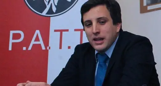 Il consigliere finisce a processo per un commento su Facebook