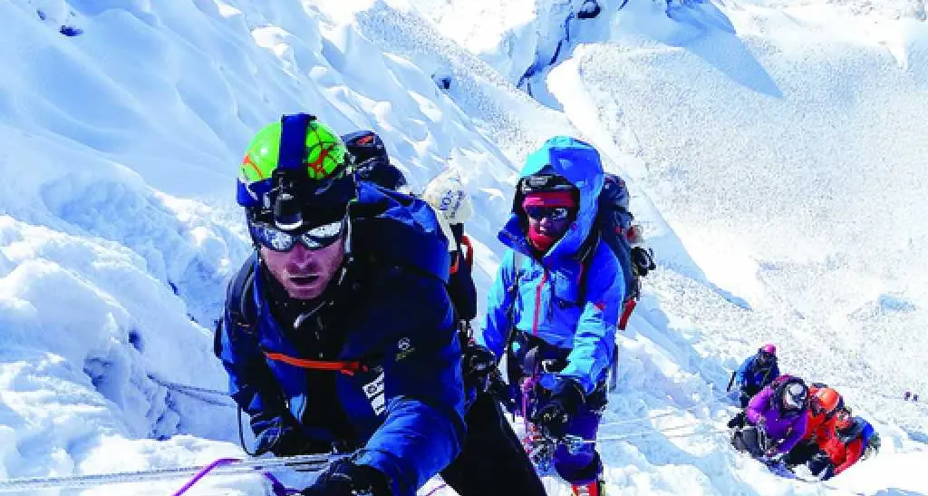 Dalla sedia a rotelle fino all'Everest La storia dell'alpinista Nikolaj Niebuhr