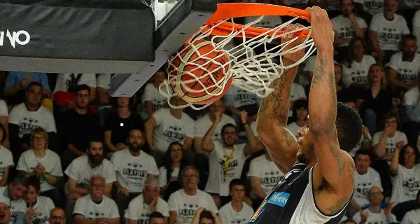 Aquila-Reyer, sfida decisiva In campo a tutta grinta
