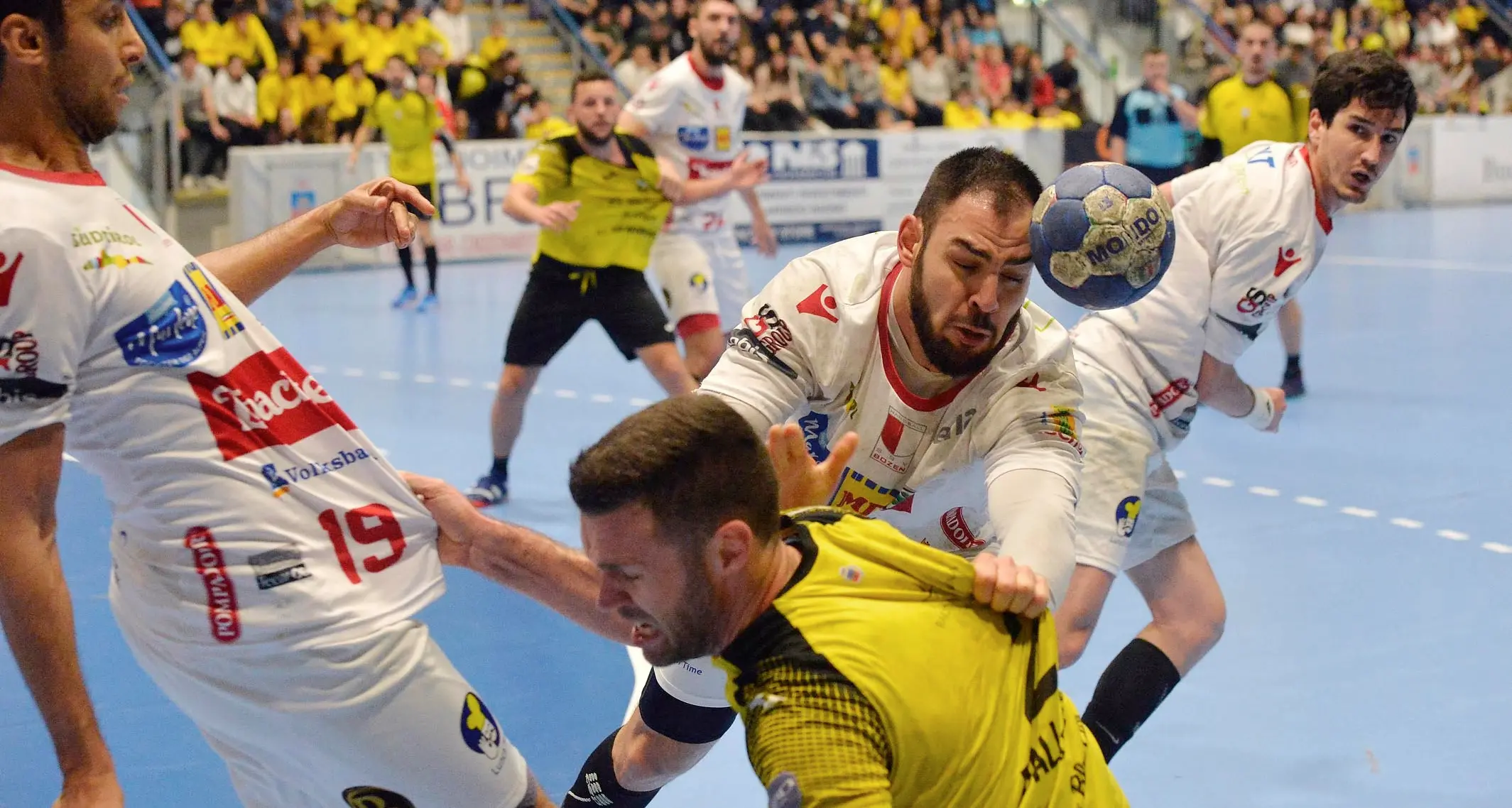 Finale scudetto di pallamano: il Pressano ko con Bolzano finisce con un 21-28