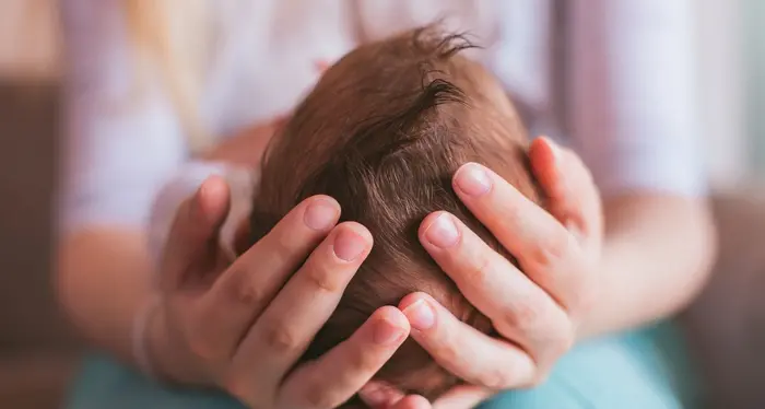 A poche ore dalla nascita, il neonato percepisce il suo corpo (così ci distinguiamo dagli animali)