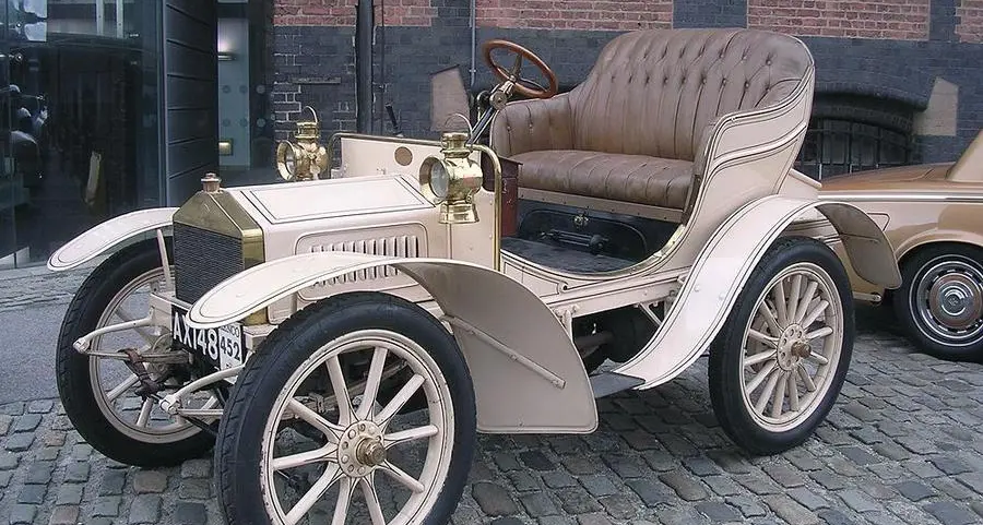 Auguri Rolls-Royce, il mito festeggia 115 anni