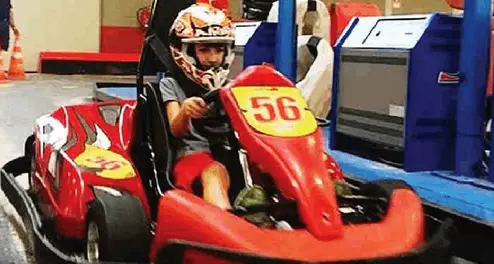 Che grinta Nicolò Travaglia In pista col kart a 8 anni
