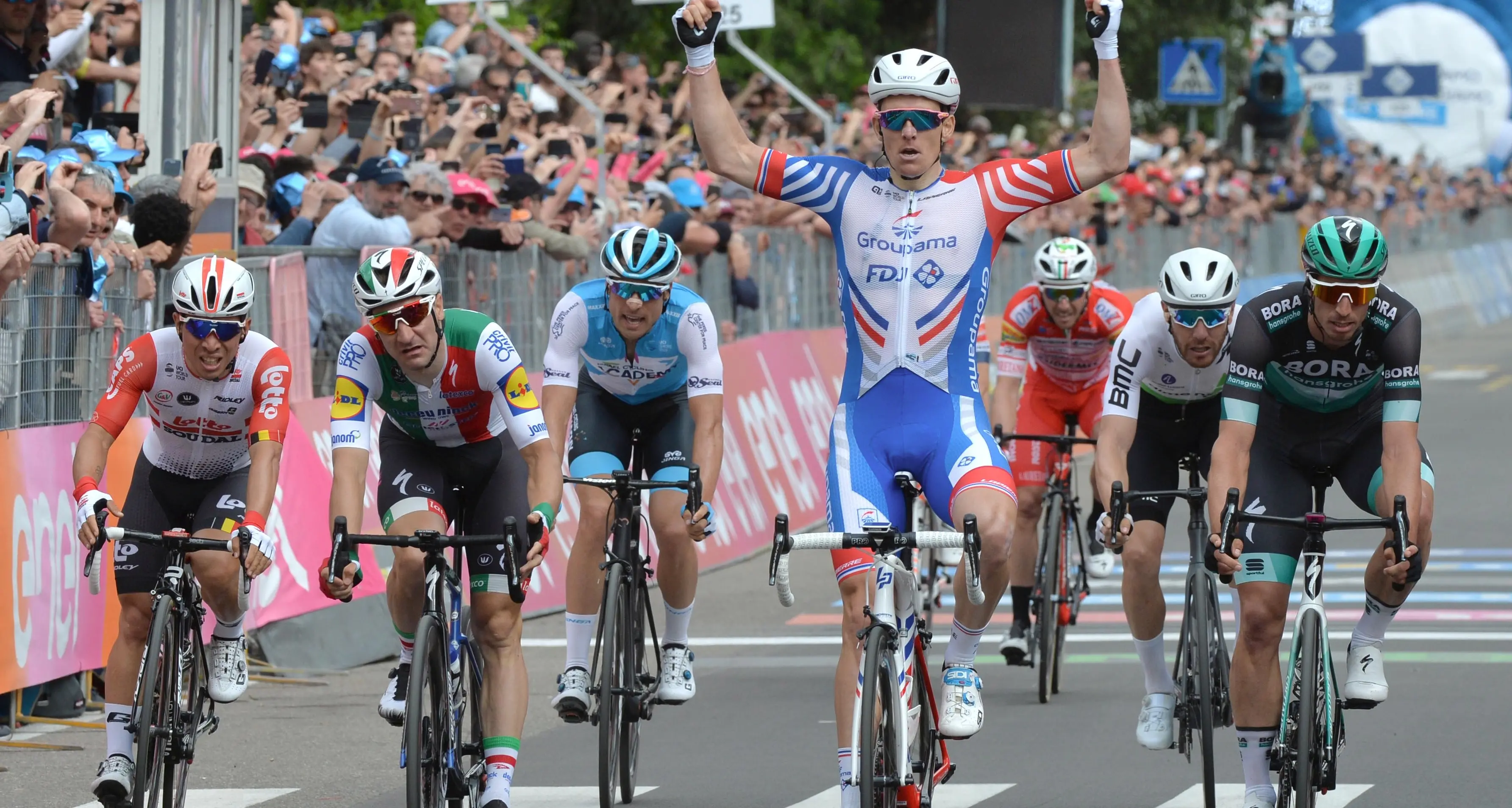 Giro d'Italia, Viviani lascia da oggi le tappe di montagna ed i velocisti si ritirano
