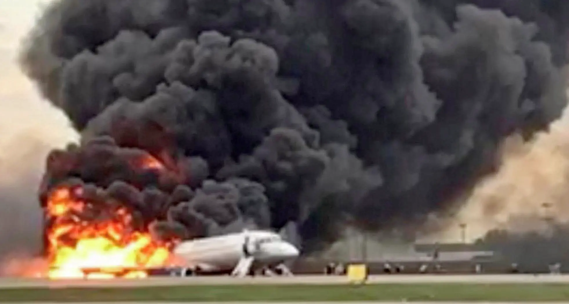 L'aereo in fiamme a Mosca Sono 41 le vittime accertate