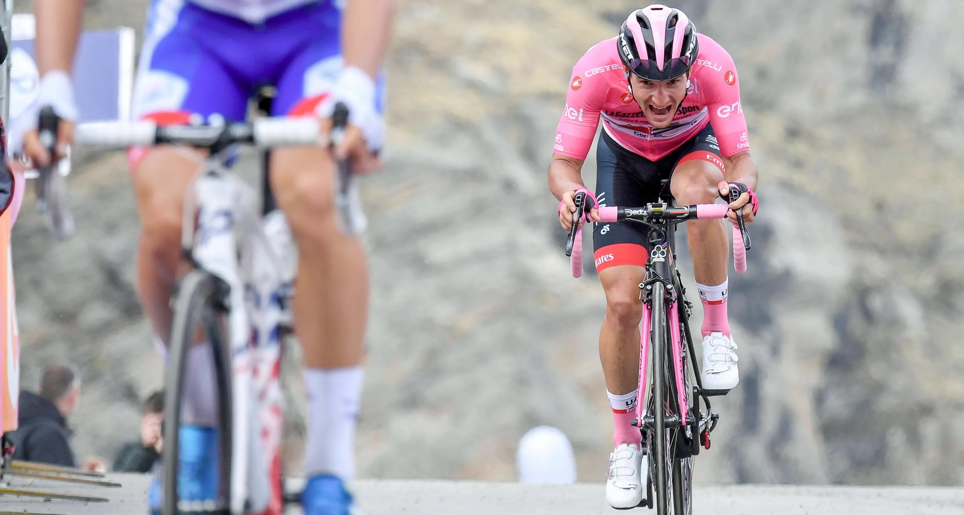 Giro d'Italia: Polanc soffre ma resta in rosa e oggi nuova battaglia
