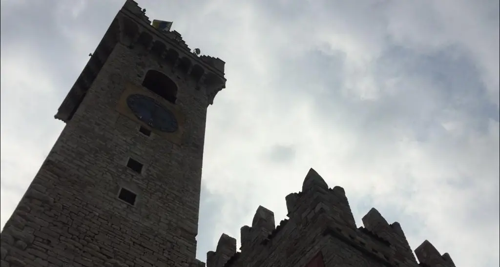Visite alla Torre Civica: tutto esaurito per quattro giorni i trentini in fila per vederla