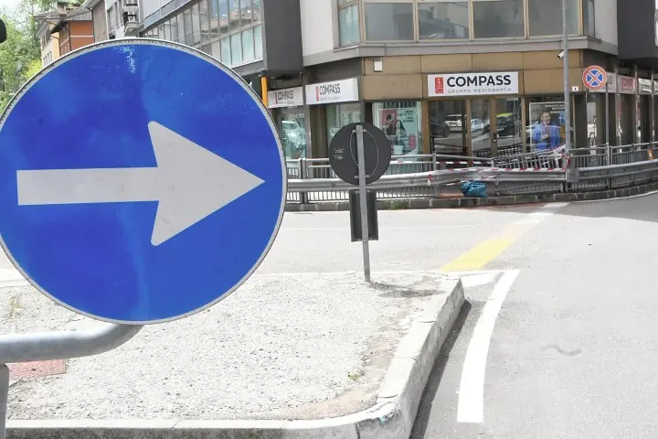 INCIDENTE STRADALE NOTTURNO IN VIA BRENNERO VIA AMBROSI TRENTO 9 MAGGIO 2019 FOTO PAOLO PEDROTTI