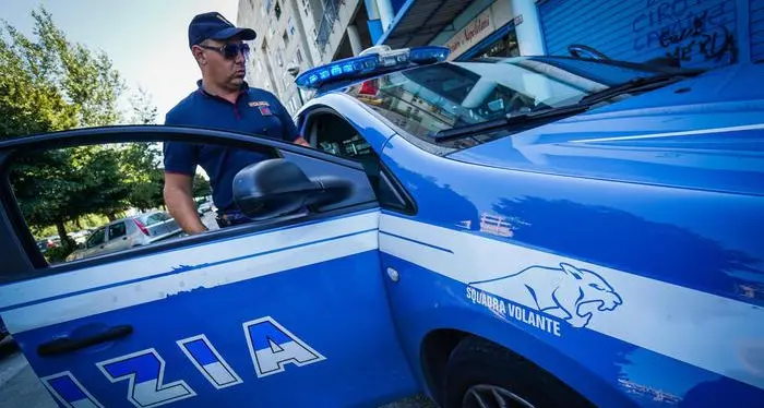 Anziana di 81 anni aggredita e buttata a terra per scipparle la borsa