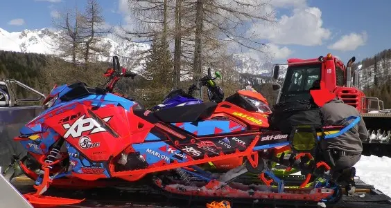Pizzicati sulle motoslitte sulle piste di San Pellegrino