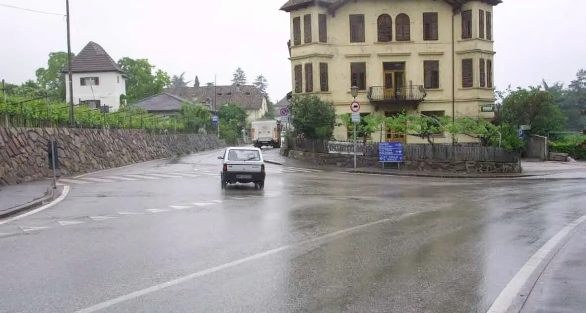 Bolzano, rapinatore arrestato Appiano, in manette un ladro che colpiva nei parcheggi