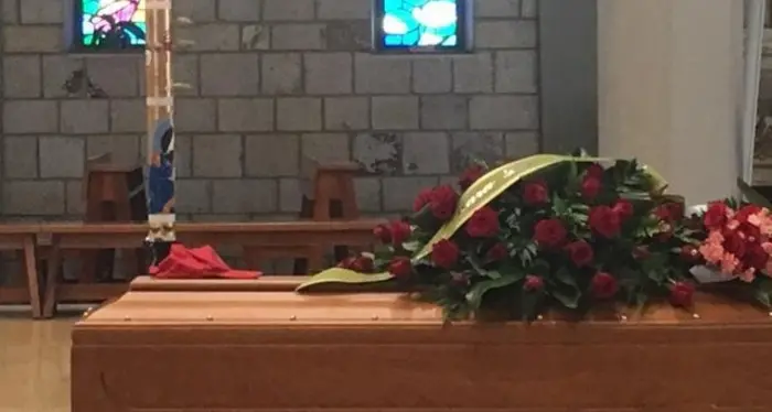 A Sesto il primo funerale celebrato da una donna