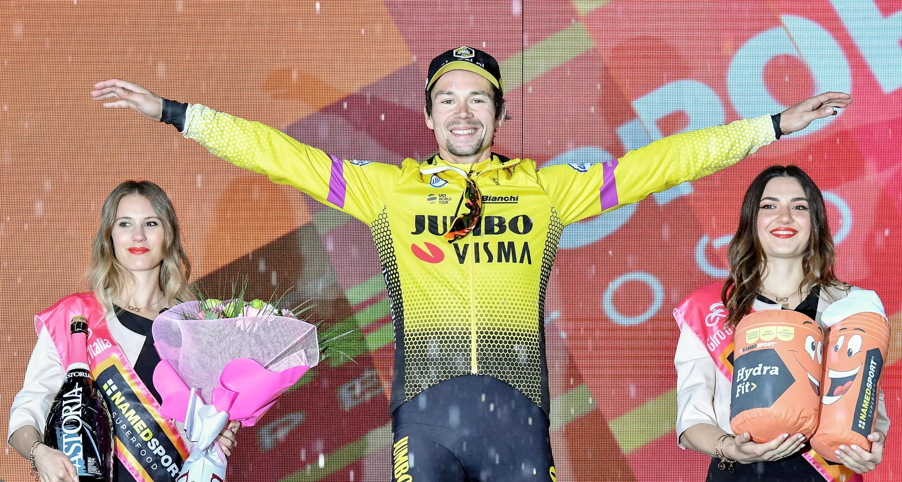 Nel diluvio di San Marino la crono va a Roglic ma Vincenzo Nibali c'é
