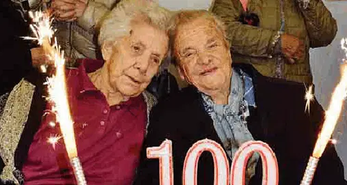 Gran festa per Ines e Ida coppia di centenarie