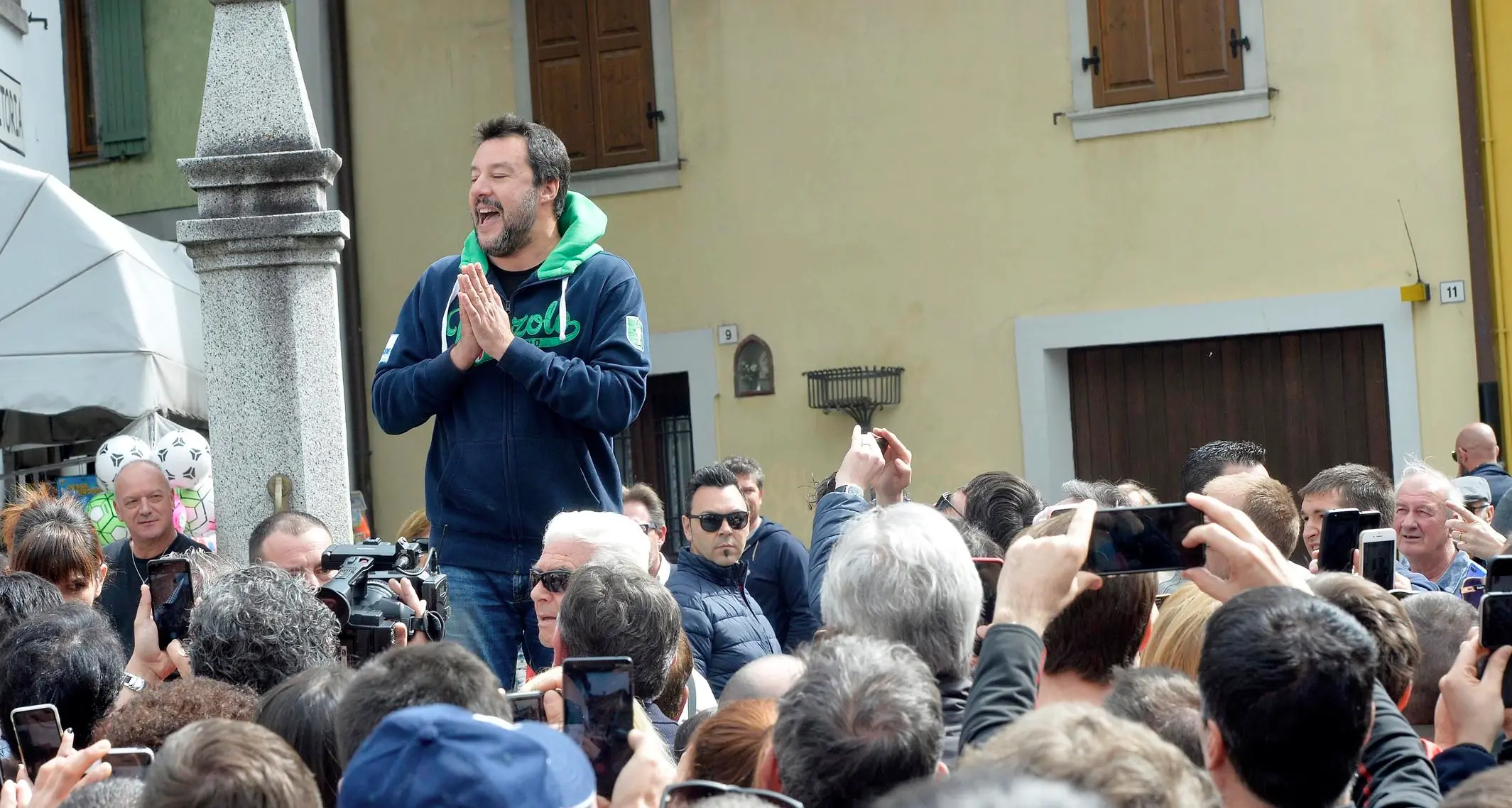 Salvini, comizio a Pinzolo: «Reintrodurre la leva» Ma il ministero replica, «Inapplicabile»
