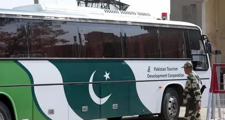 Pakistan: assalto bus, 14 morti