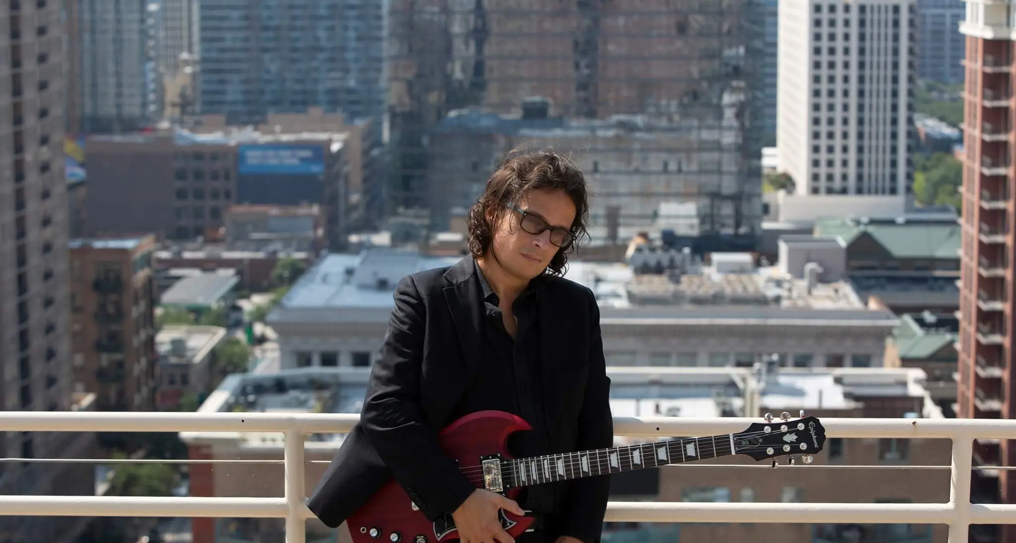 Il bluesman veneto Matteo Sansonetto sabato 1 giugno al Gulliver di Pergine