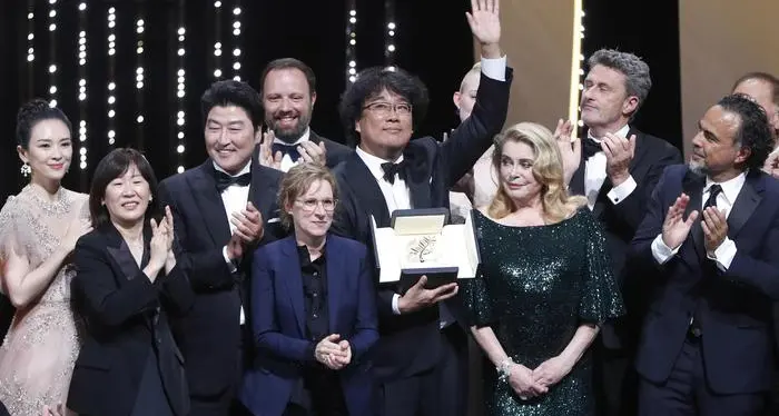 Cannes: Palma d'oro a Parasite Banderas miglior attore