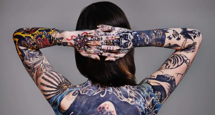 Ritirati dal mercato nove colori per tatuaggio: rischio cancerogeni