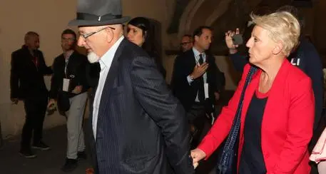 Riesame revoca gli arresti ai genitori di Renzi