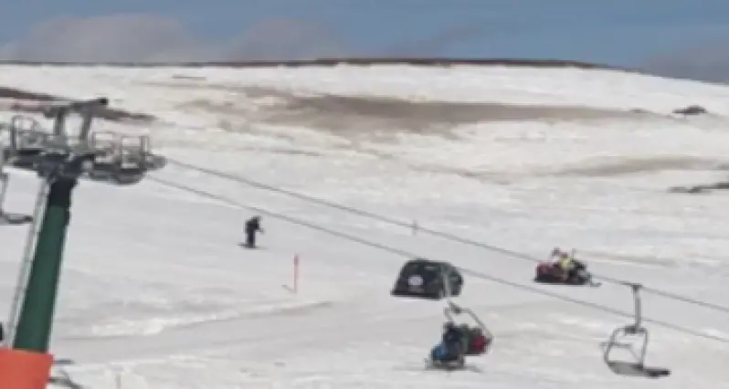 Con la jeep sulle piste: «Volevo andare al ristorante»