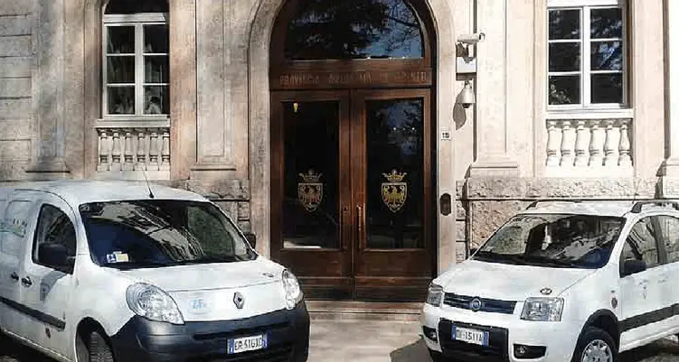 Provincia, stretta sulle trasferte «Usate i mezzi pubblici»