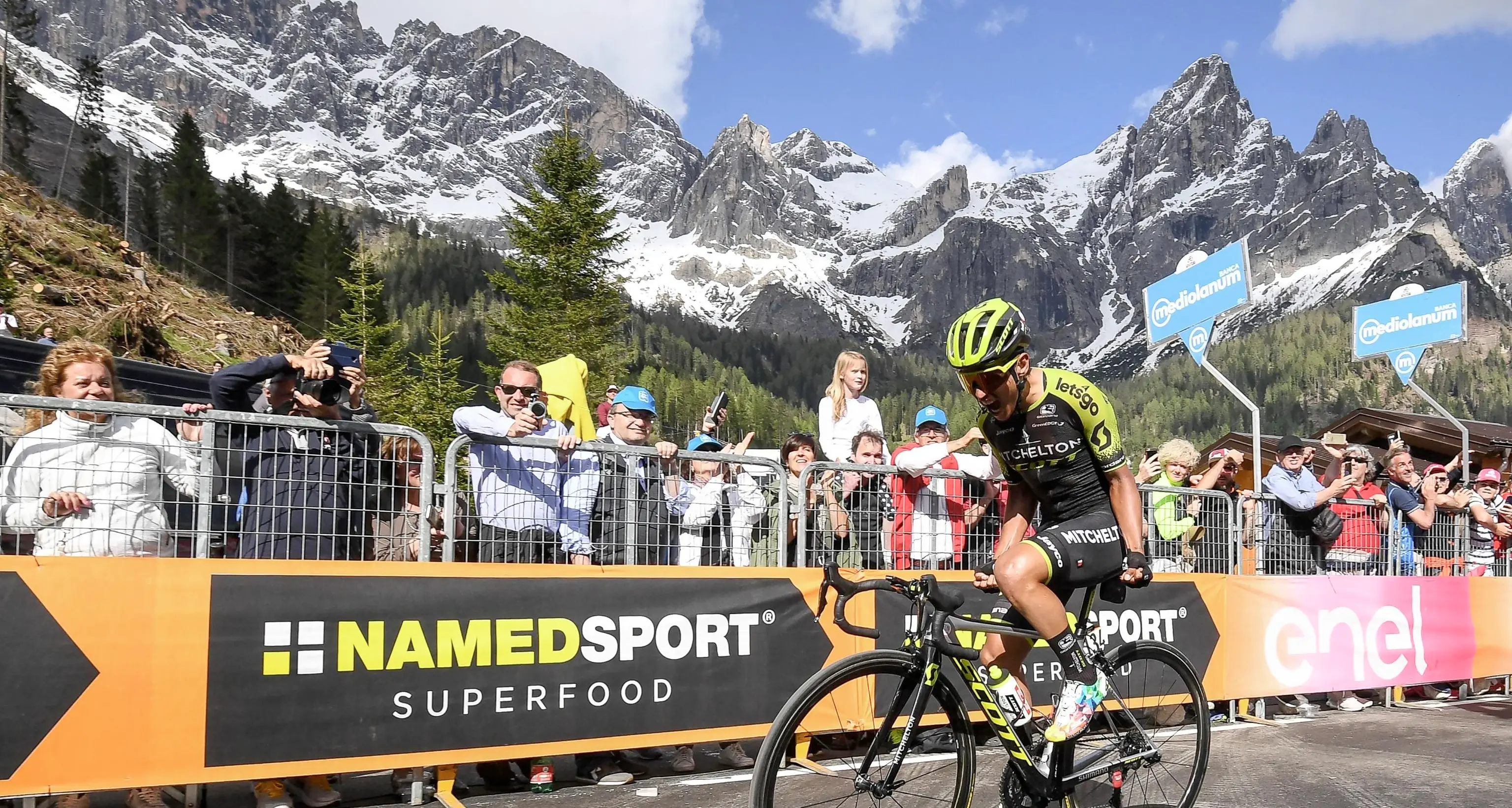 Chaves trionfa sotto le Pale Domani il tappone dolomitico