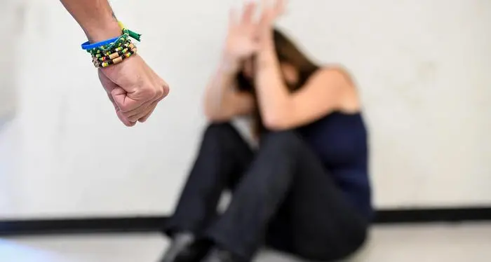 Perseguitava la ex moglie: divieto di avvicinamento per uno stalker tunisino