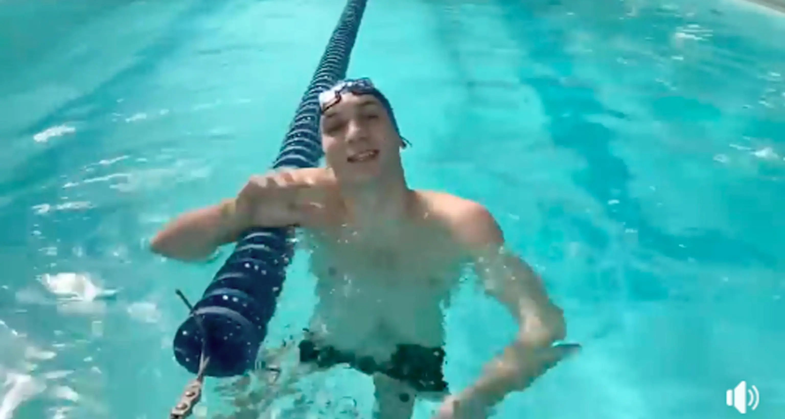 Manuel torna in acqua: \"Finalmente in vasca\"