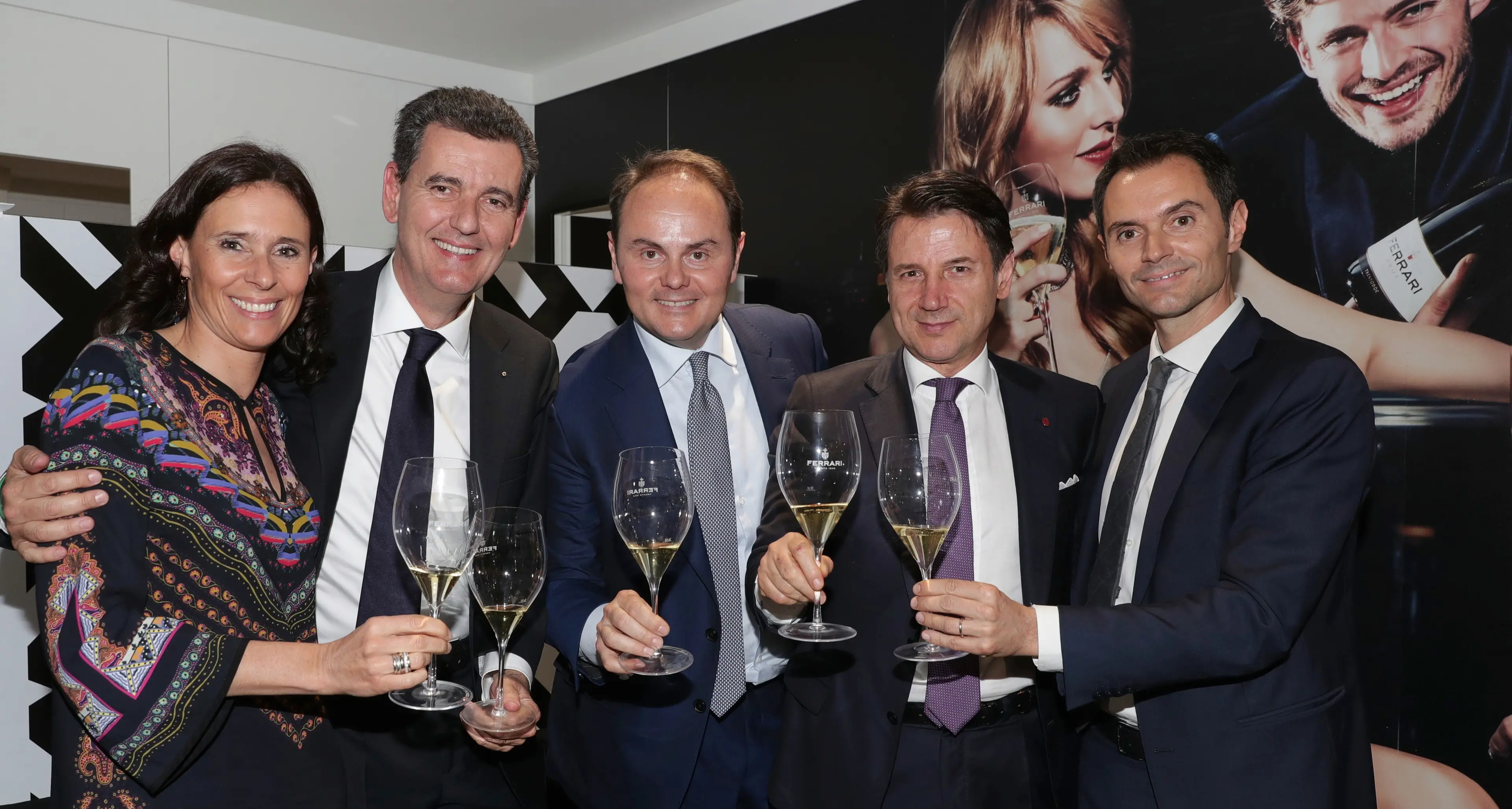 Al Vinitaly pienone per Ferrari: brindisi anche col premier Conte