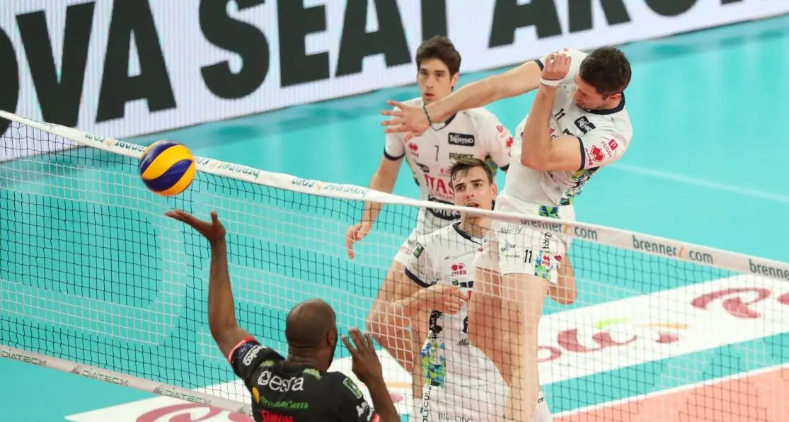 L'Itas perde la prima: 3-1 con Lube è una battaglia alla Blm Arena
