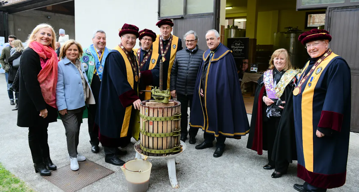 Il Vino Santo è prezioso l'appello dei vignaioli: «proponetelo nei ristoranti»