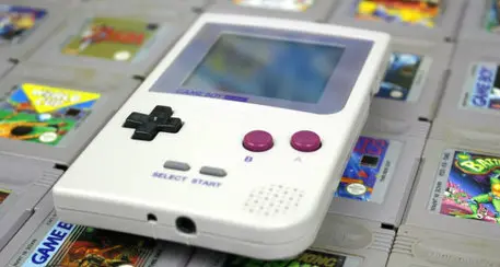 Compie 30 anni Game Boy, storica console portatile