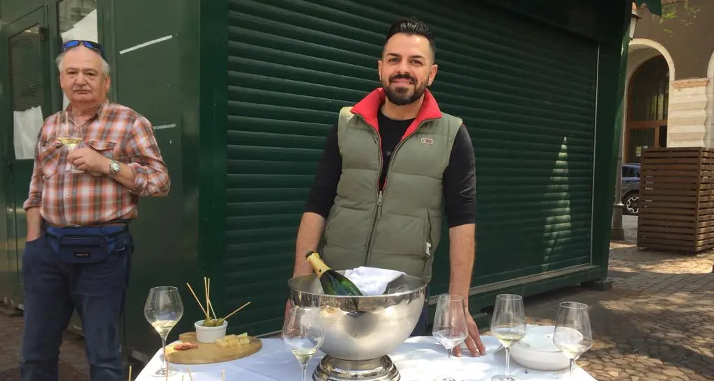 Novità in piazza Vittoria: Giuliano Colantuono ha rilevato la casetta di frutta e verdura Mosna