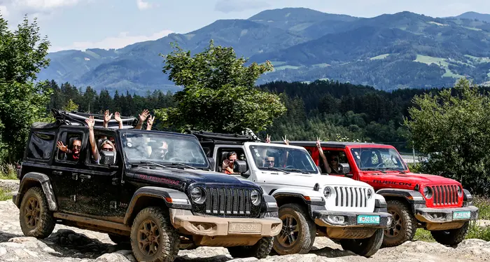 Raduno di Jeep sotto le Pale Due interrogazioni in Consiglio