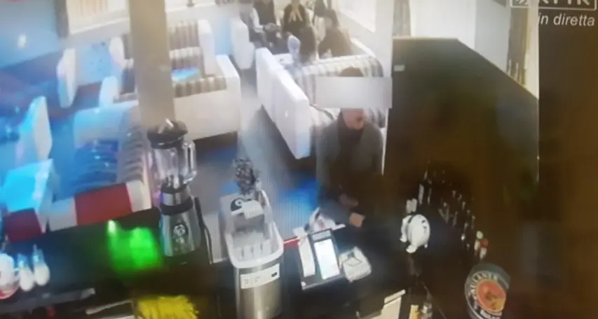 In azione fra Bolzano e Trento il ladro delle mance nei bar