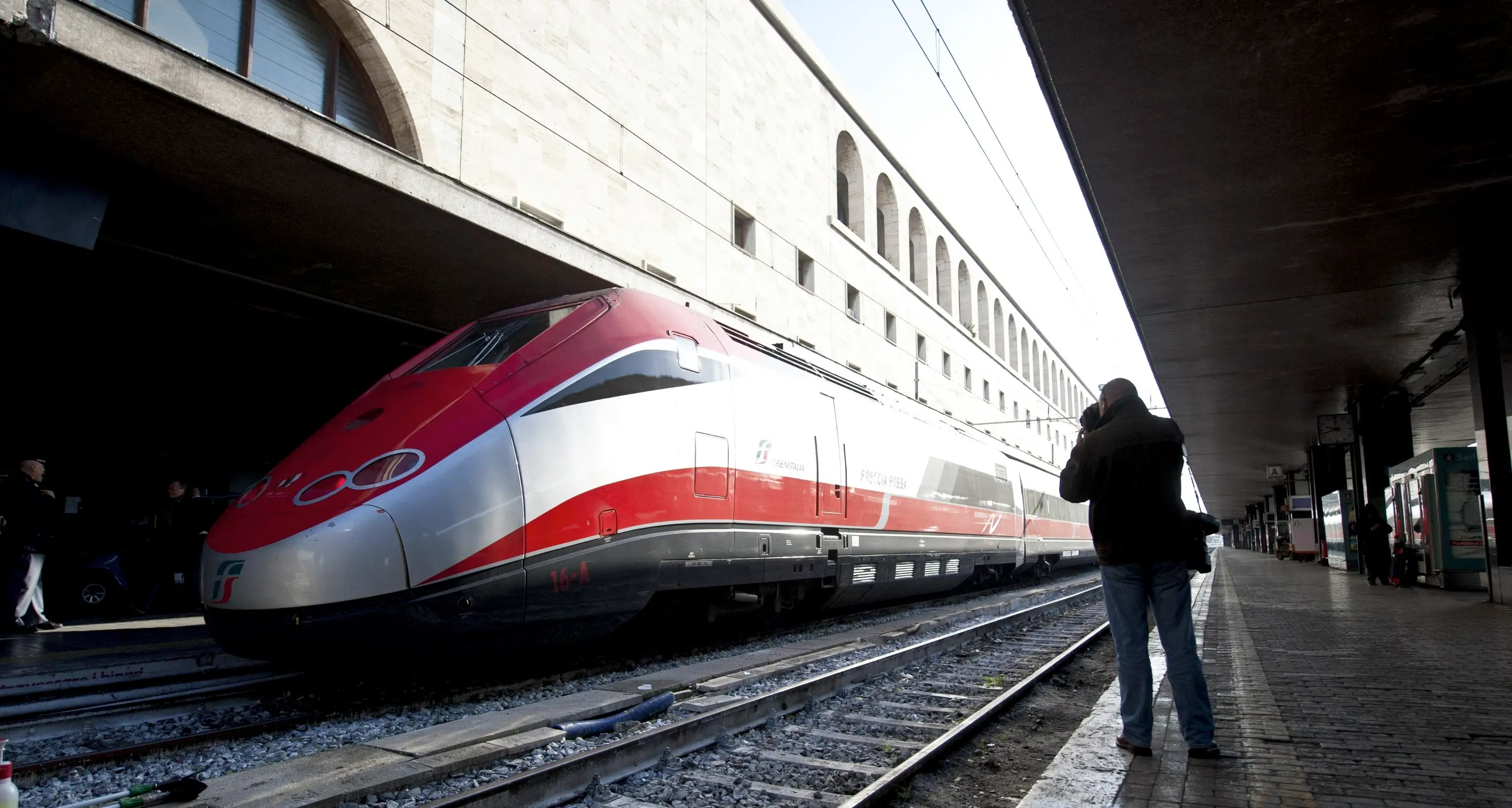Macchinisti ubriachi alla guida il «Frecciarossa» da Brescia fermato da Polfer e Stradale