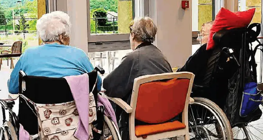 Case di riposo, la Provincia dà il via libera agli aumenti: rette oltre i 48 euro al giorno