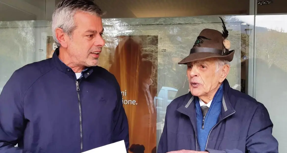 Tessera gratis per le corriere: Cesare Manfrini è uno dei tre centenari che l'hanno richiesta