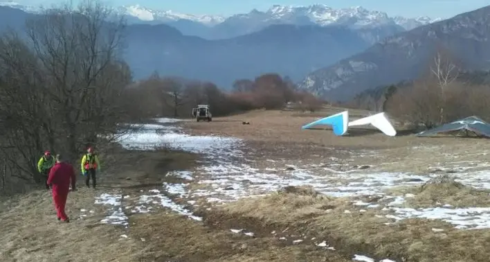 Sulle piste di sci a piedi di notte o in difficoltà col deltaplano: tre interventi del Soccorso Alpino