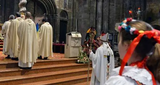 L'appello all'accoglienza del vescovo di Trento «Un popolo refrattario alle altre culture non ha futuro»