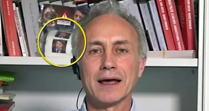 Renzi querela Travaglio per foto sulla carta igienica
